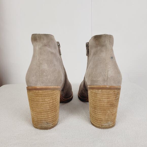 Jeffrey Campbell Kamet grey suede round toe stacked square heel bootie Size 8 - Picture 4 of 8